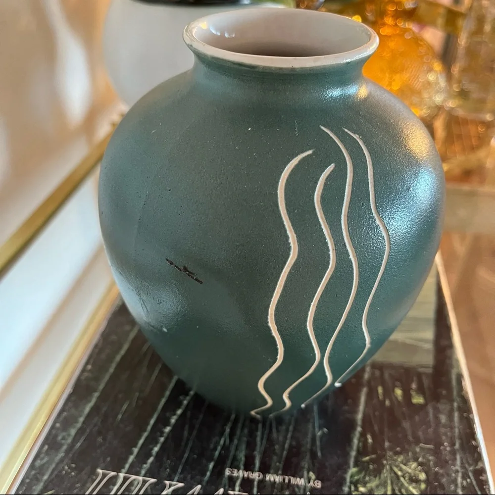 Rare Waylande Gregory 1950s Sgraffito Teal Green Art Deco Moon Face Vase Pottery - Picture 5 of 9